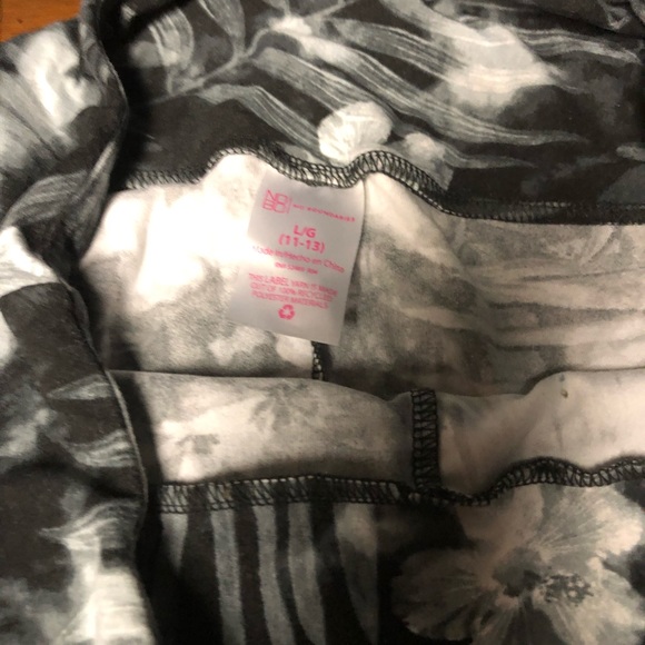 Medium waisted Capris - Picture 3 of 6